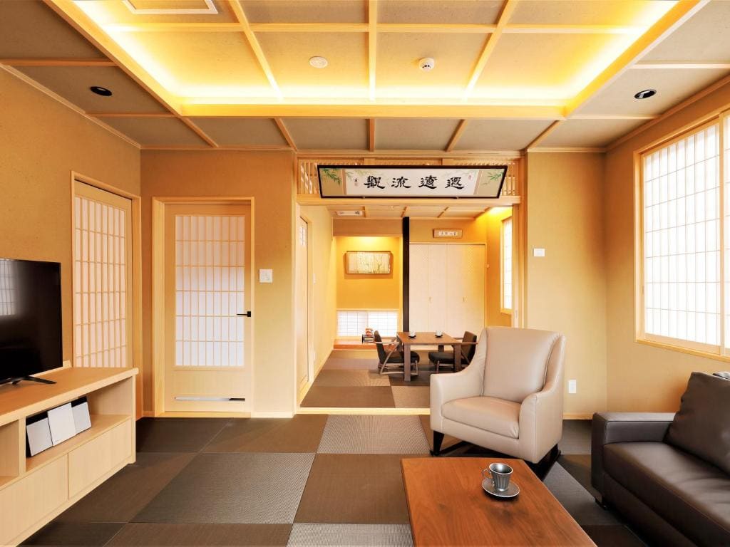 Suite Room B with Private Bathroom room - Image 2