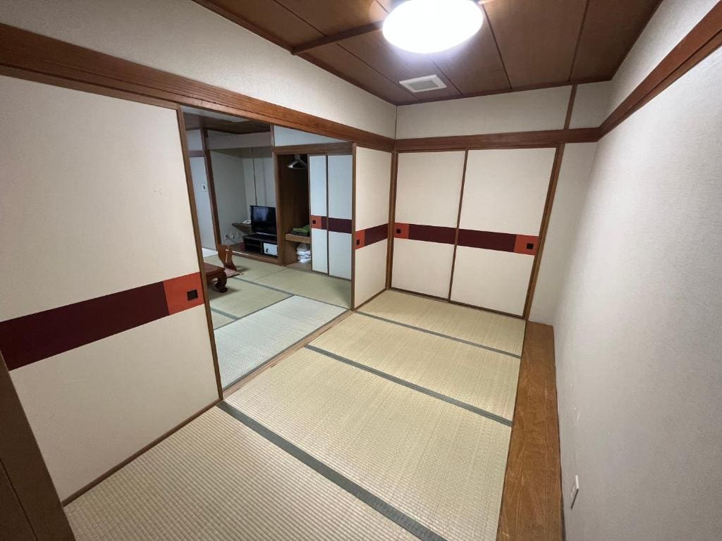Japanese-Style Deluxe Room room - Image 3