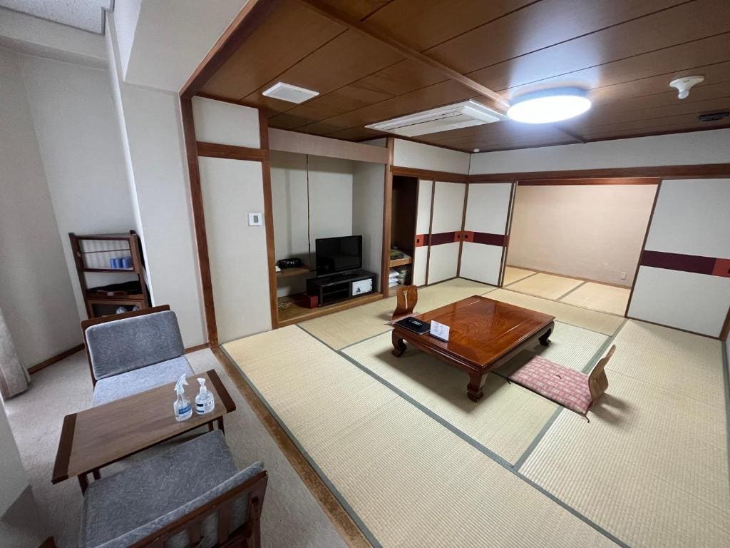 Japanese-Style Deluxe Room room - Image 1
