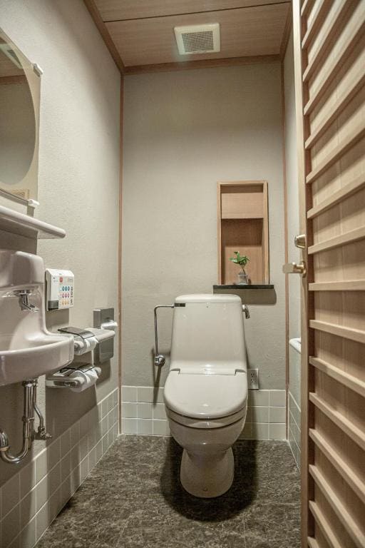 Deluxe Twin Room with Garden View room - Image 3