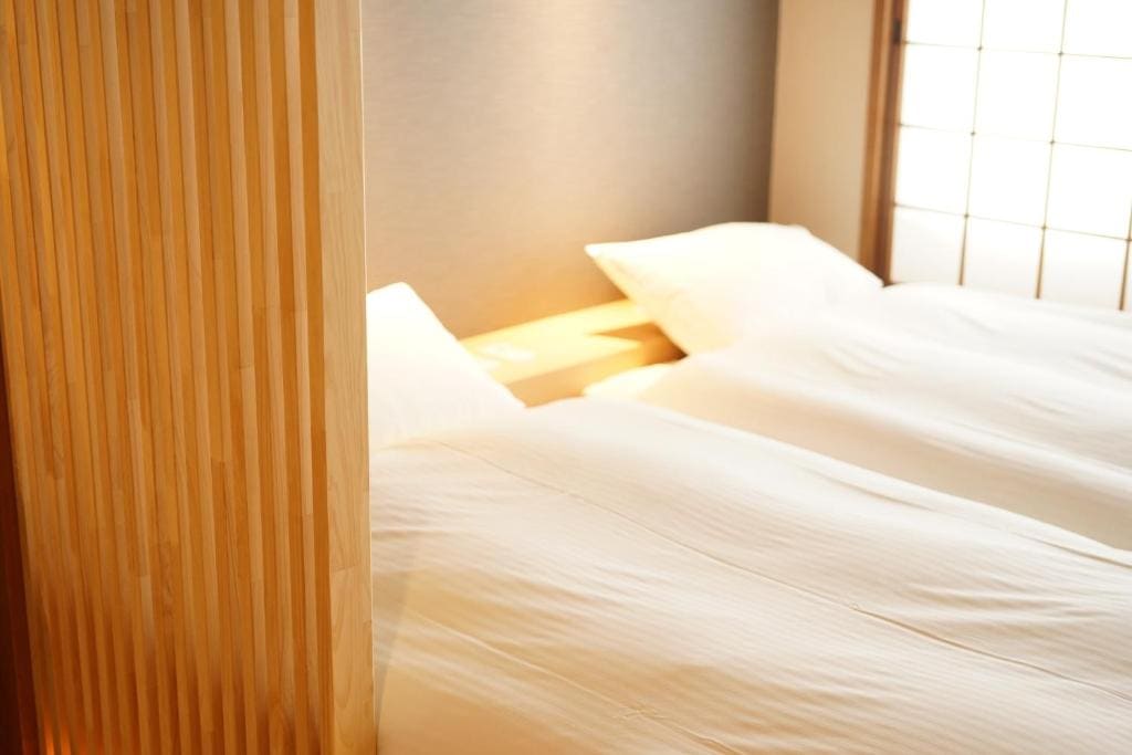 Deluxe Twin Room room - Image 2