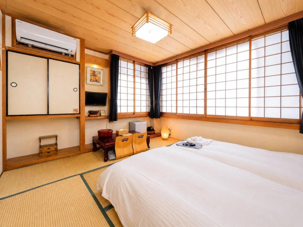 Twin Room with Private Bathroom room - Image 1
