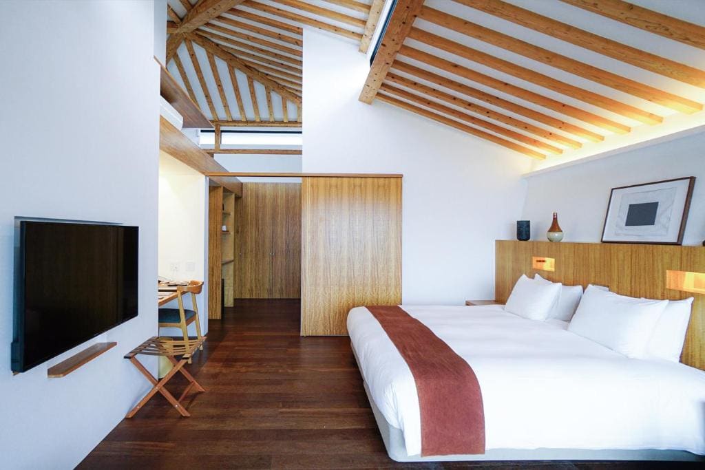 Suite with Sea View room - Image 1