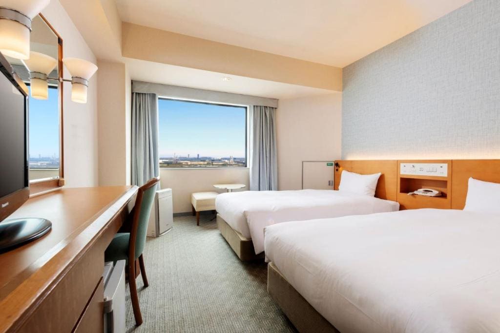 Room Selected at Check-In - Smoking (Check-in after 21:00 & Check-out by 10:00) room - Image 3