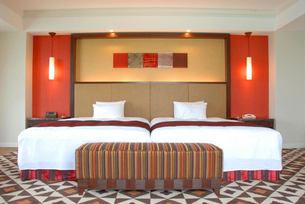 Corner Deluxe Twin - Non-Smoking(Free round-trip airport transfer) room - Image 1