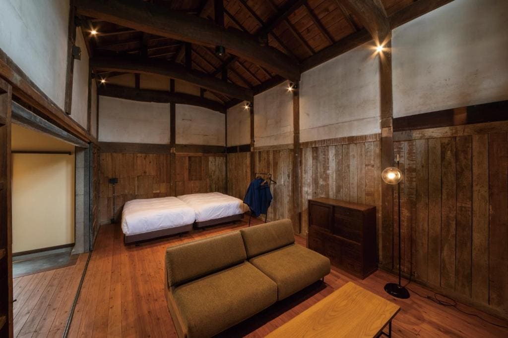 Twin Room with Bathroom room - Image 3