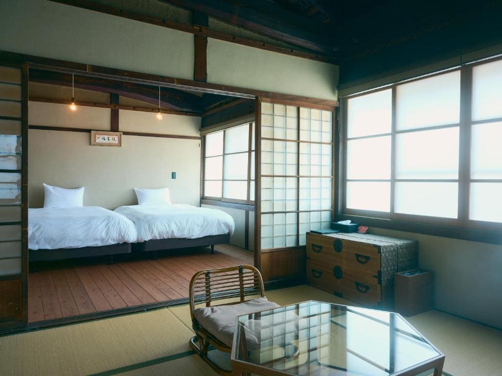 Twin Room with City View room - Image 2