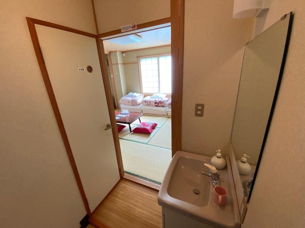 Japanese-Style Triple Room with Private Toilet and Shared Bathroom room - Image 3