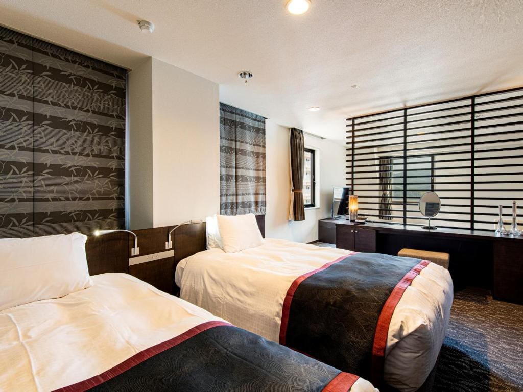 Queen Suite room - Image 3