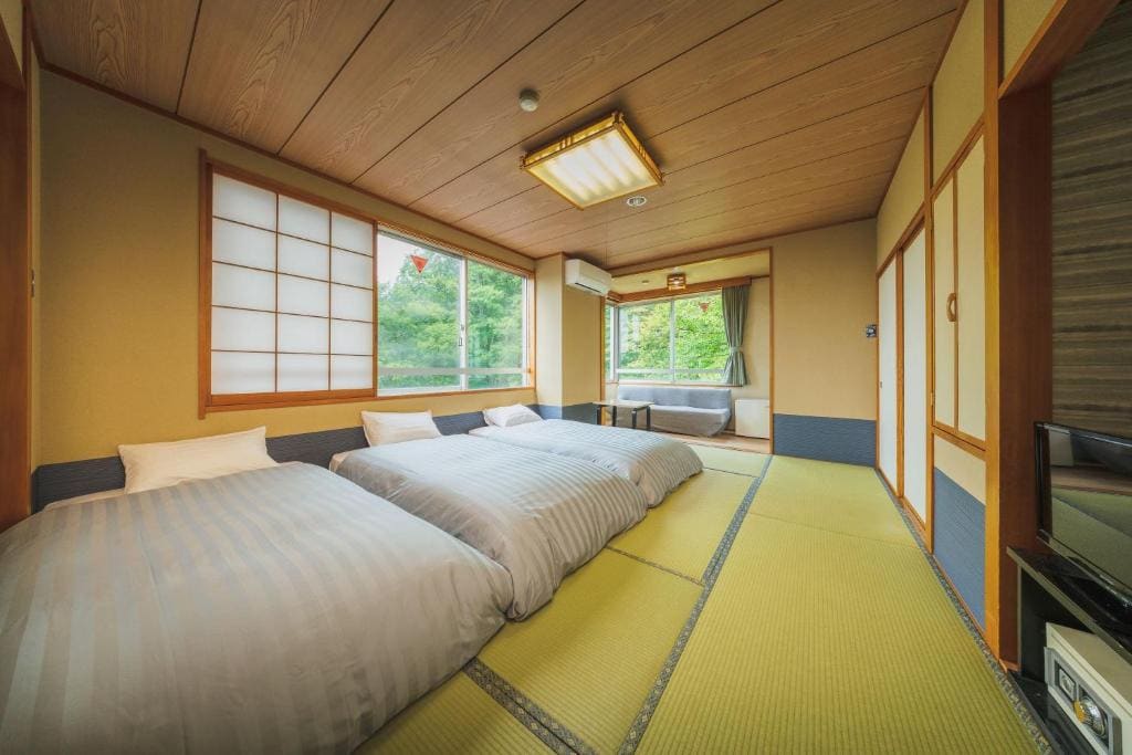 Corner Japanese-Style Triple Beds Room - Non-Smoking room - Image 1