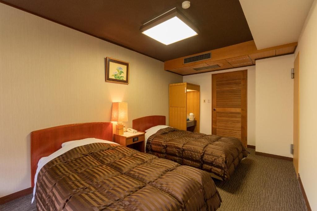 Economy Twin Room - Indoor Bath - Non-Smoking room - Image 2