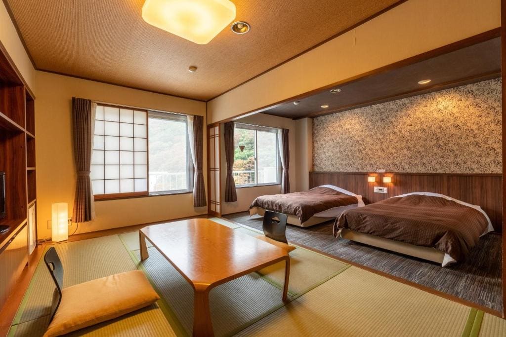Standard Japanese-Western-Style-Room 48 sqm - Shared Bathroom - Non-Smoking room - Image 1