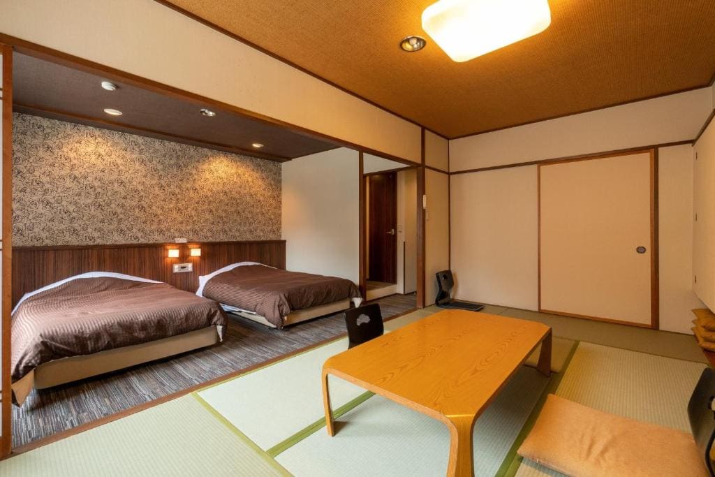 Standard Japanese-Western-Style-Room 48 sqm - Shared Bathroom - Non-Smoking room - Image 2