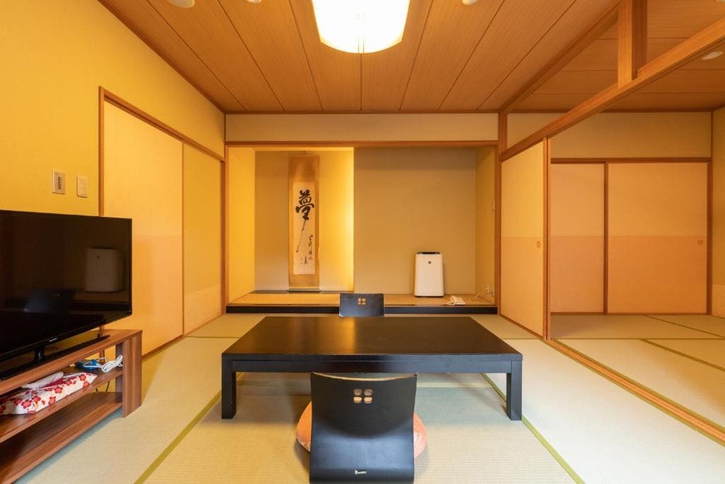 Suite Japanese-Style-Room with Private Open Air Bath - Indoor Bath - Non-Smoking room - Image 3