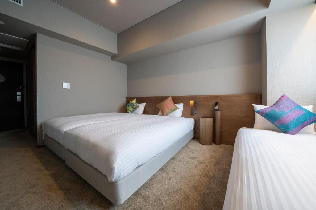 High Ceiling Deluxe Double Room - Non-Smoking (Shower booth only) room - Image 1