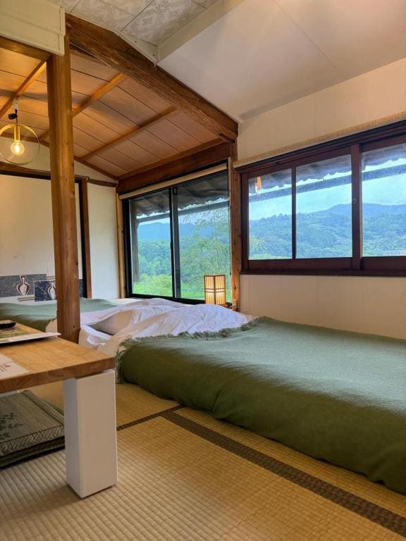 Deluxe Triple Room room - Image 1