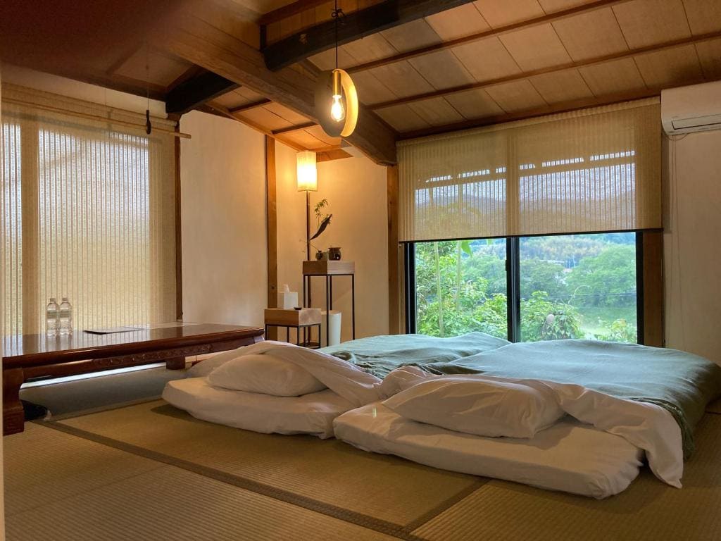Quadruple Room with Mountain View room - Image 2