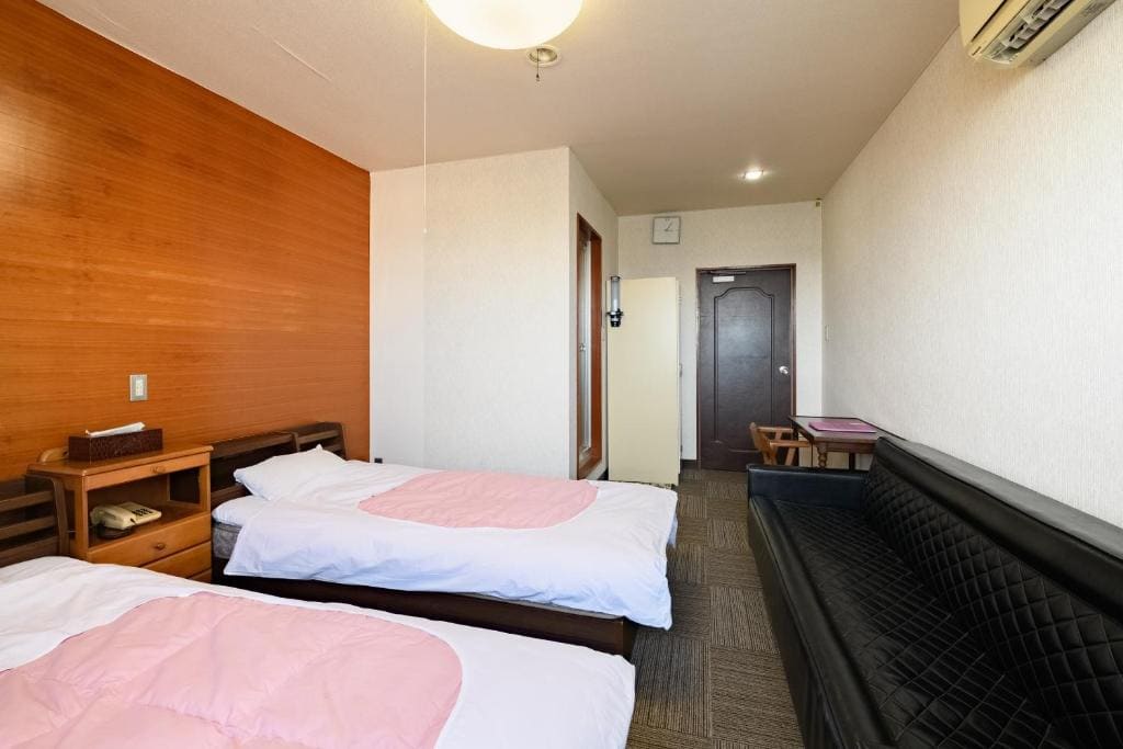Japanese-Style Room room - Image 1