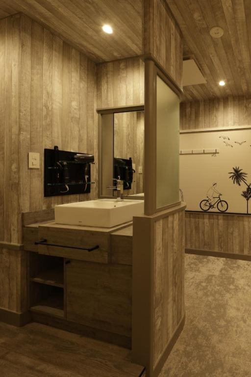 Deluxe Double Room with Bath room - Image 2