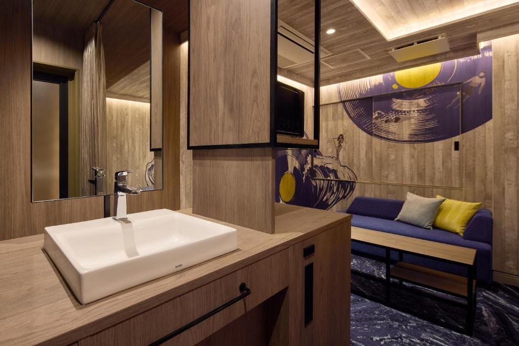 Deluxe Double Room with Bath room - Image 2