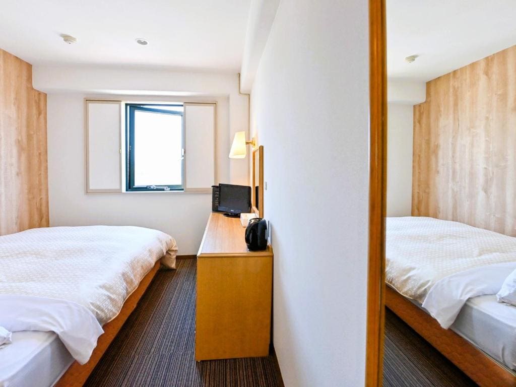 Standard Double Room with Small Double Bed - Smoking room - Image 3