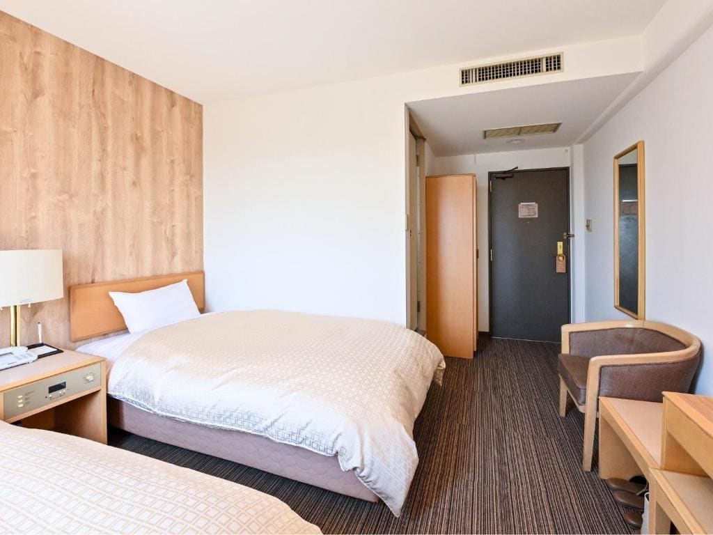 Twin Room - Non-Smoking room - Image 3