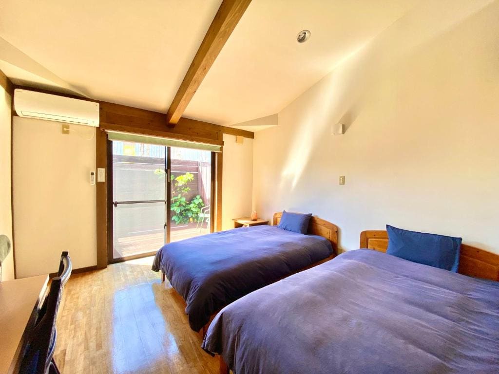 Economy Twin Room room - Image 3
