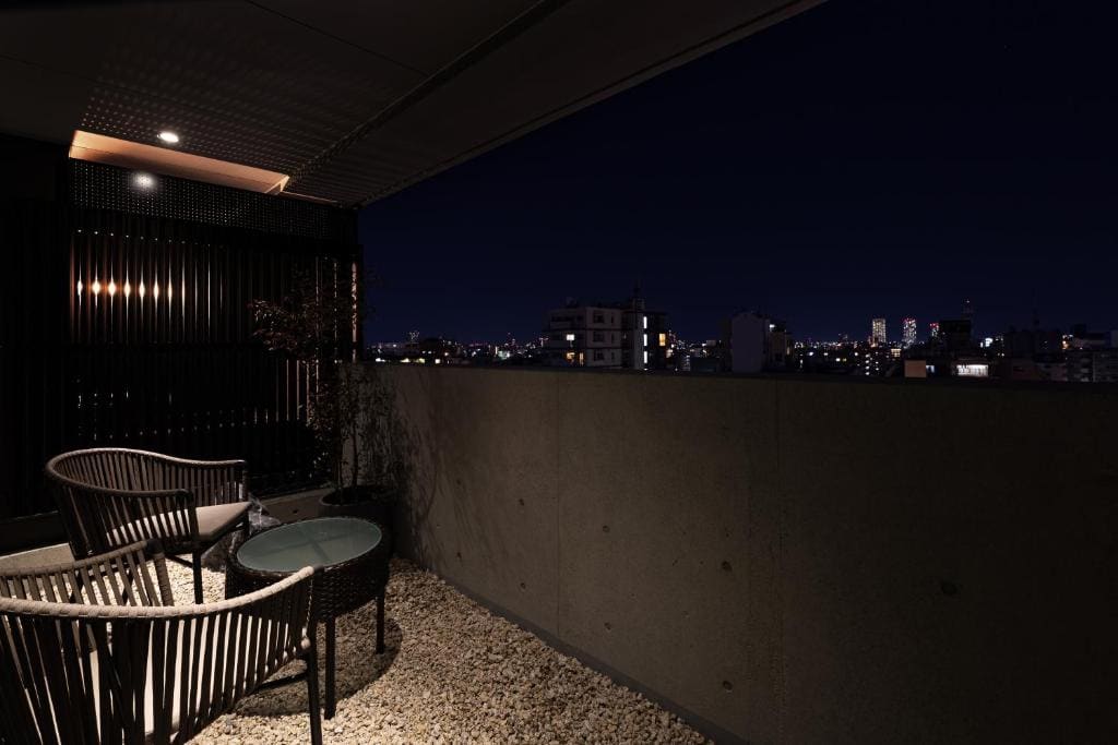 Japanese-Style King Bed Room with Partially Open-Air Bath room - Image 2
