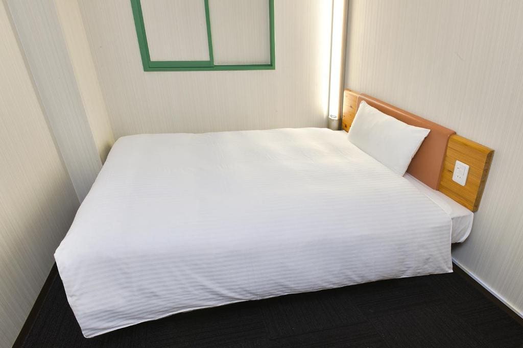 Double Room with Small Double Bed - Smoking room - Image 1