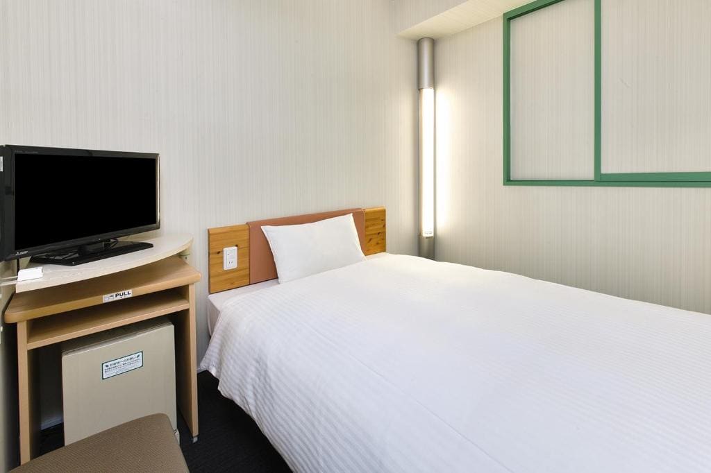 Double Room with Small Double Bed - Smoking room - Image 2