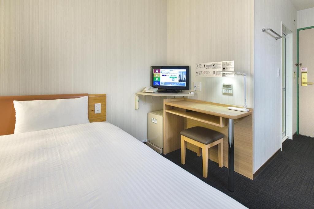 Double Room with Small Double Bed - Smoking room - Image 3
