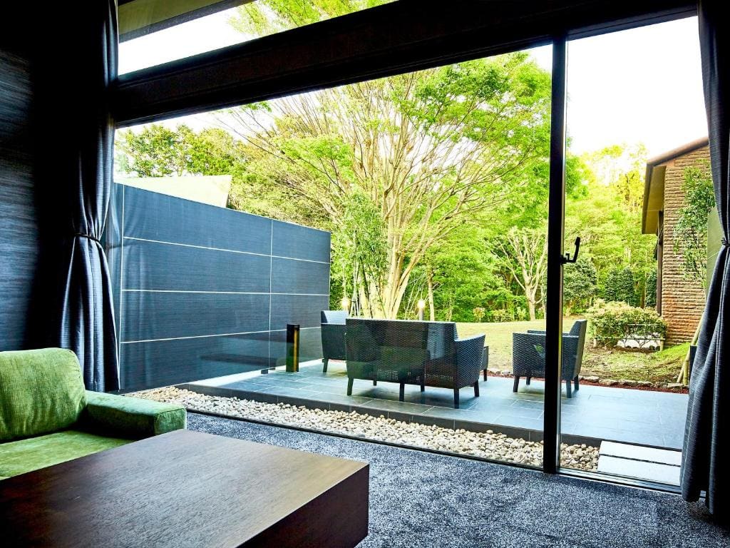 Twin Room with Garden View room - Image 2
