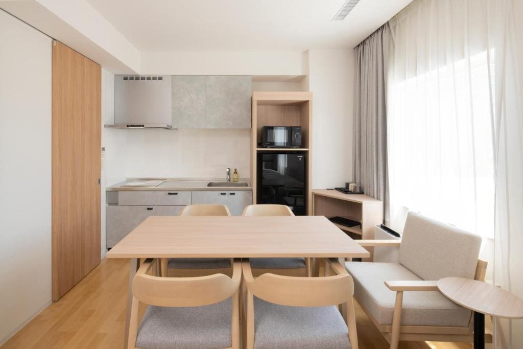 Deluxe Twin Room - Non-Smoking room - Image 2