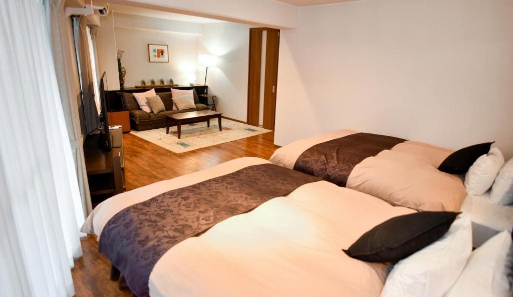 Twin Room with Private Bathroom room - Image 2
