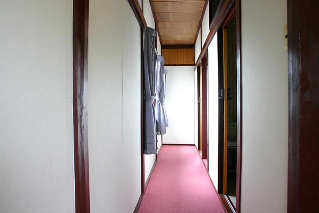 Vacation Home room - Image 3