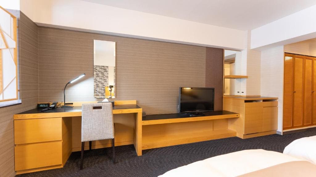 Superior Twin Room room - Image 2