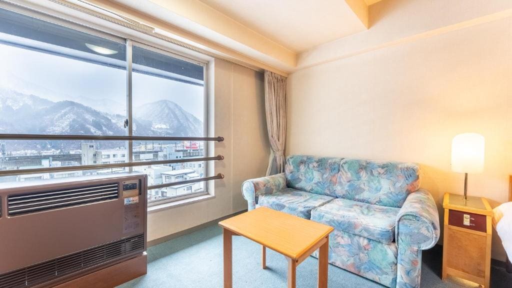 Standard Twin Room room - Image 3