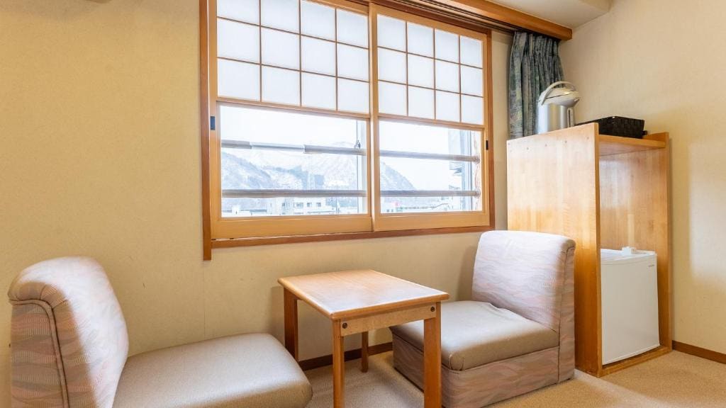Standard Japanese-Style Room with Shared Bathroom room - Image 2