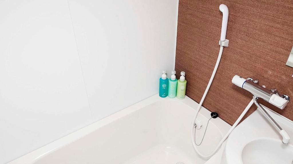 Double Room with Small Double Bed - Smoking room - Image 2