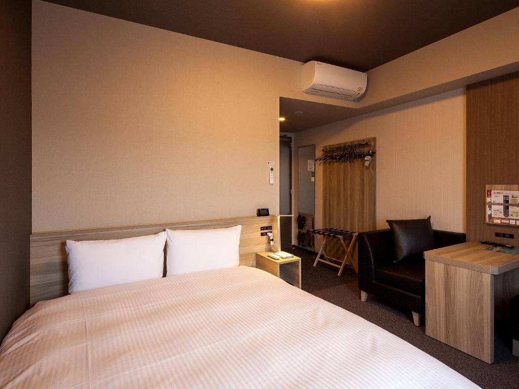 Single Room - Non-Smoking - Cleaning Every 3 Days room - Image 3