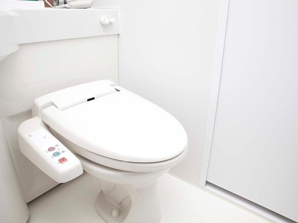 Double Room - Smoking - Cleaning Every 3 Days room - Image 3