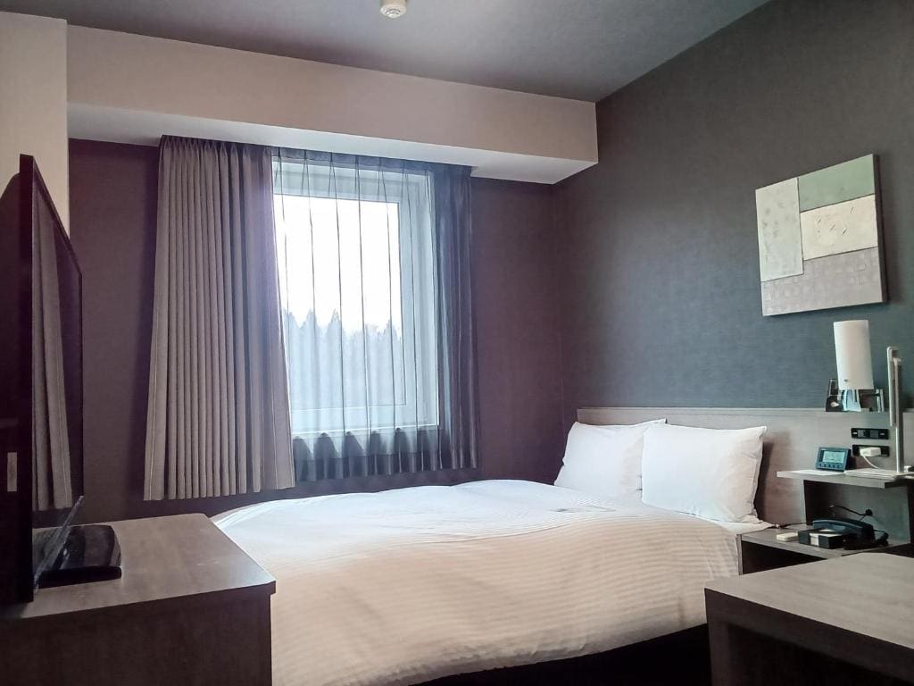 Comfort Double Room with Small Double Bed - Non-Smoking room - Image 1
