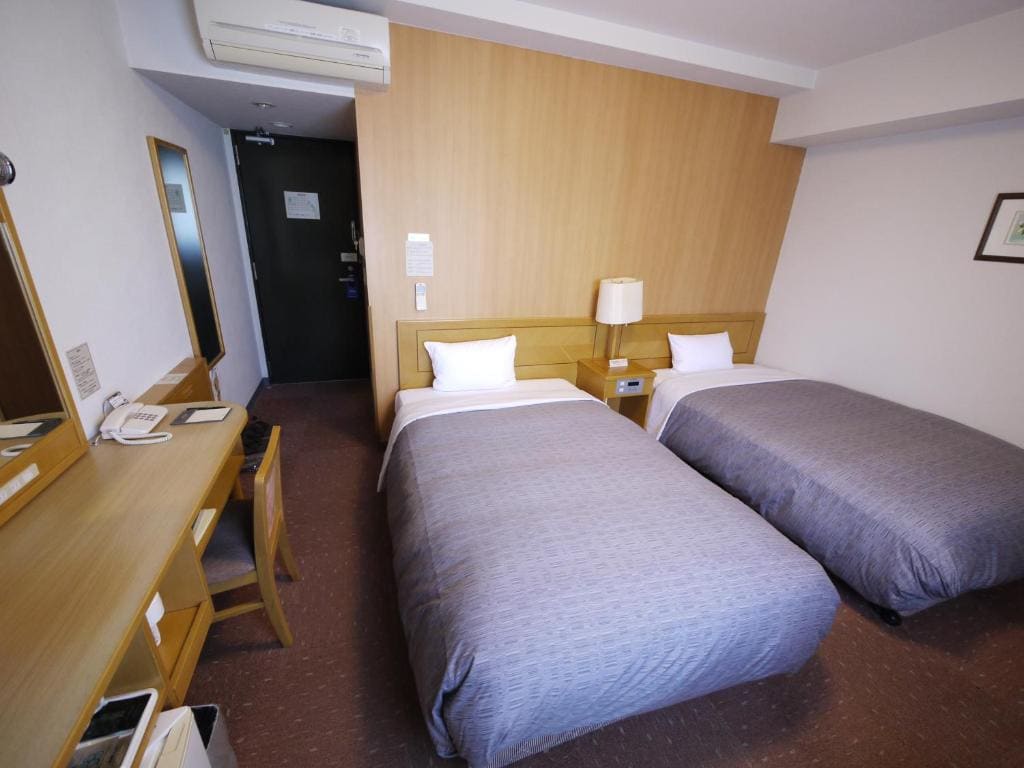 Twin Room - Smoking room - Image 1