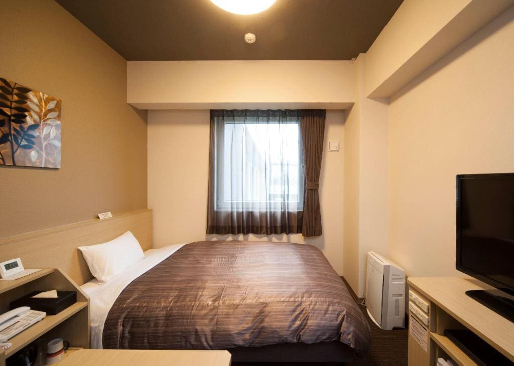 Comfort Double Room with Small Double Bed - Non-Smoking room - Image 2