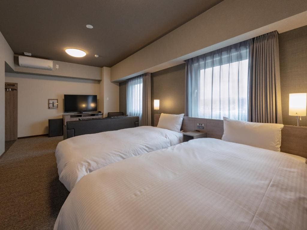 Twin Room - Non-Smoking room - Image 2