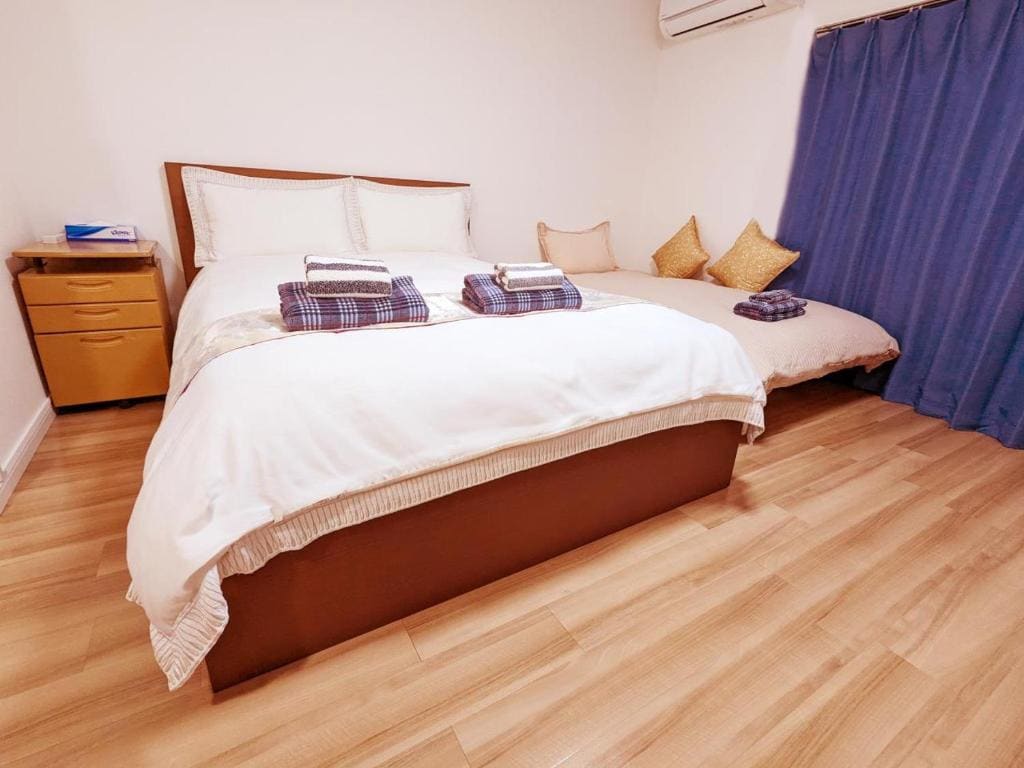 Economy Triple Room room - Image 1