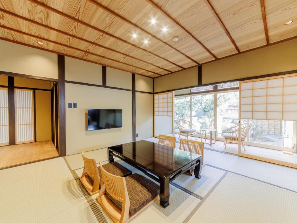 Cottage room - Image 2