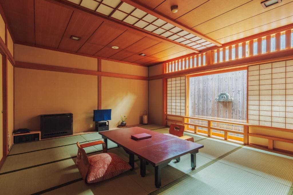 Standard Quadruple Room without Bathroom room - Image 3