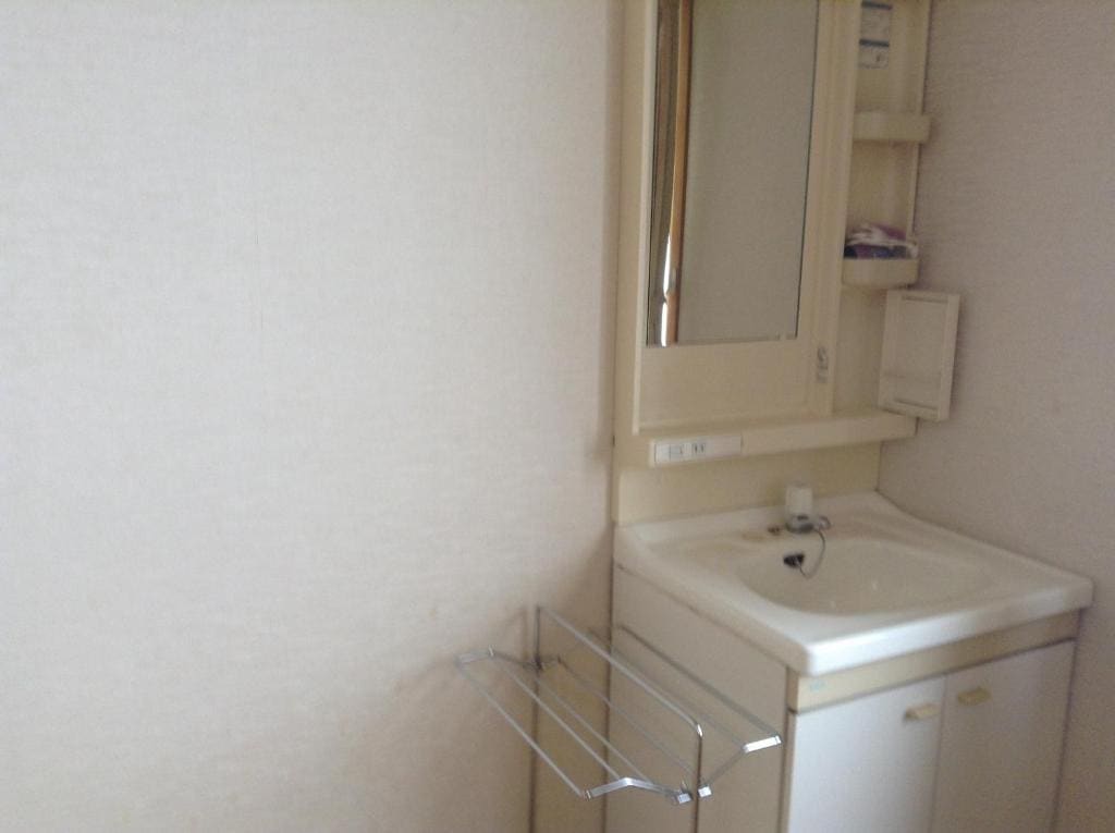 Japanese-Style Room with Shared Bathroom room - Image 2