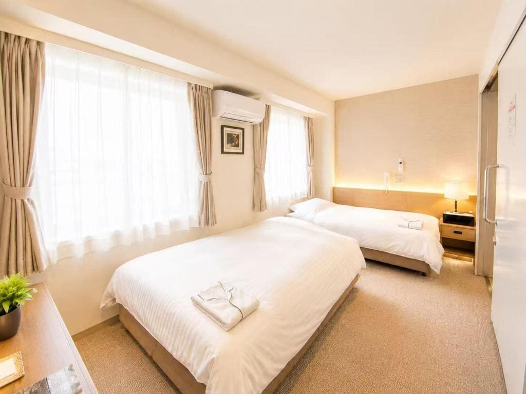Standard Twin Room room - Image 2